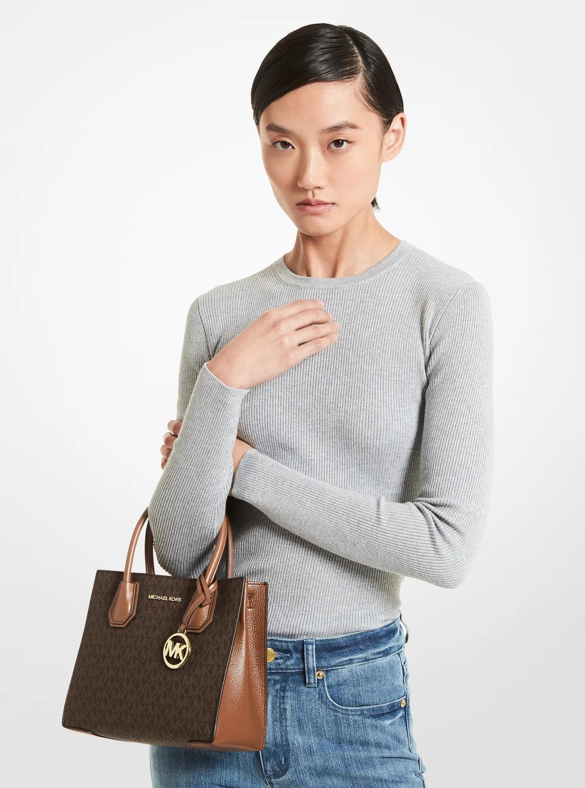 Michael Kors Outlet Mercer Medium Logo and Leather Accordion Crossbody Bag